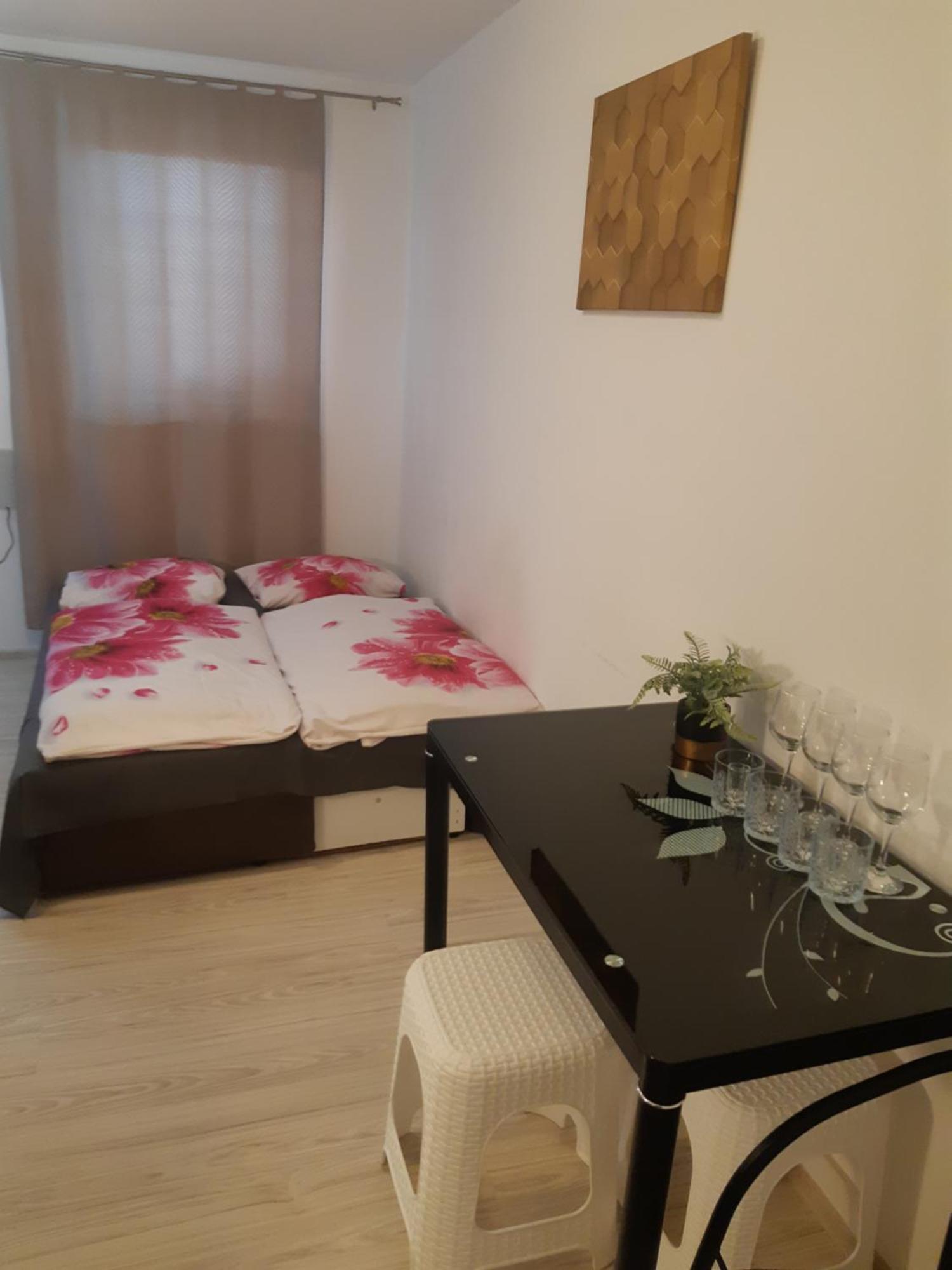 Apartment Pharamis Bešeňová Eksteriør billede